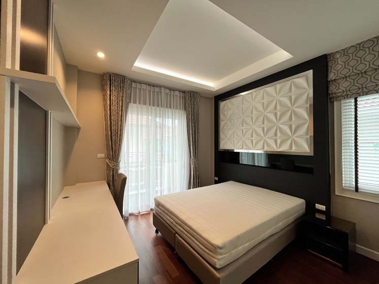 House with Shared Pool in Sukhumvit 